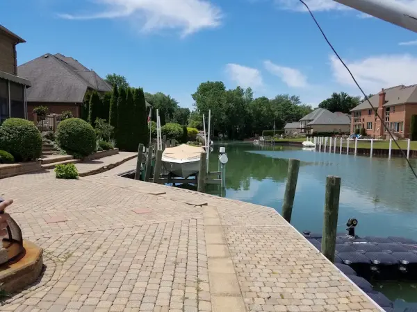 Talk to Boat Lift Installation Experts in Michigan - Huron Pointe Are the Ones to Call
