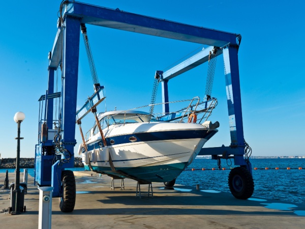 boat hoist installation